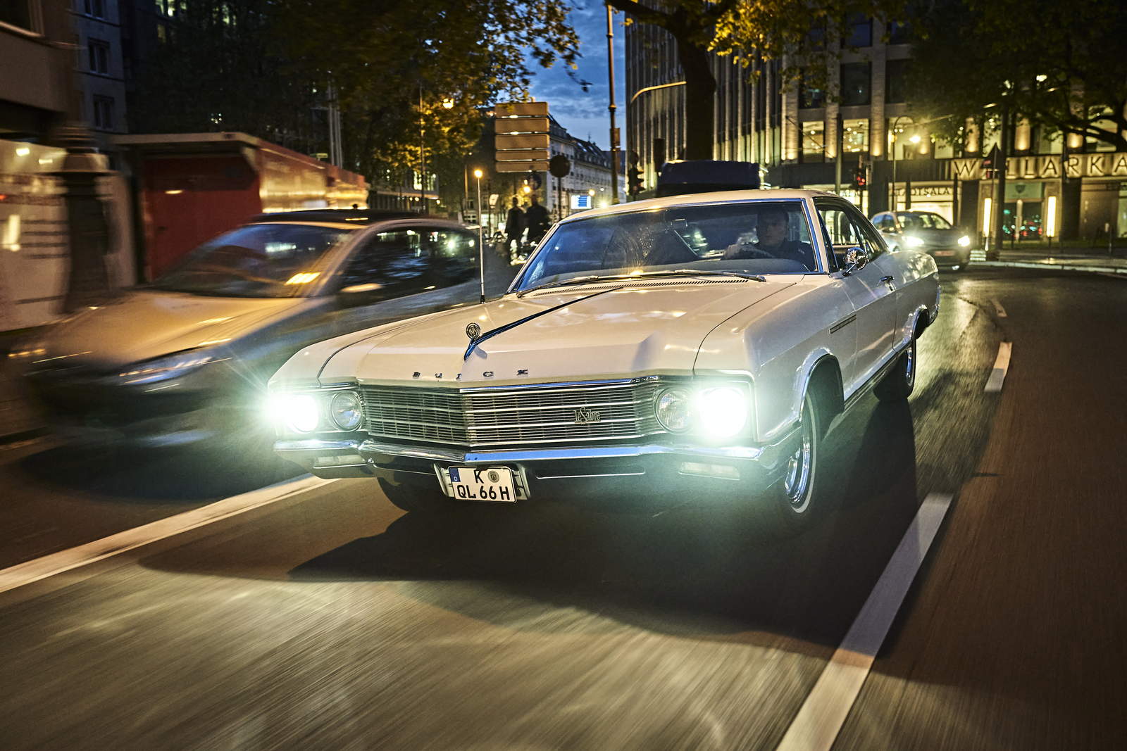 Buick Le Sabre 400 Köln bei Nacht